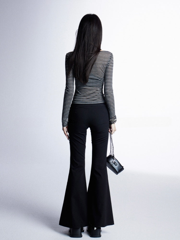 ラウンドネックのヴィンテージブラック&グレーストライプ柄トップス