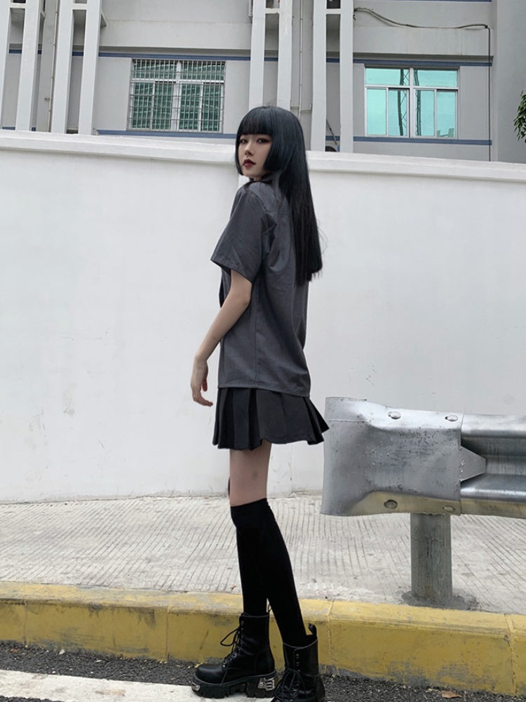 グレーのプレッピーJK制服シャツ(ネクタイ付き)