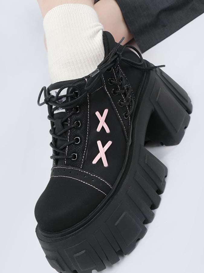 Detailing Preppy with Shoes Chunky Crisscross - Platform Style Lace-Up Design