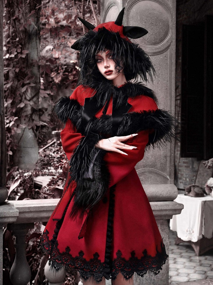 Schwarze Antilopenhörner und Ohren Roter Teufel Flauschiger Hut