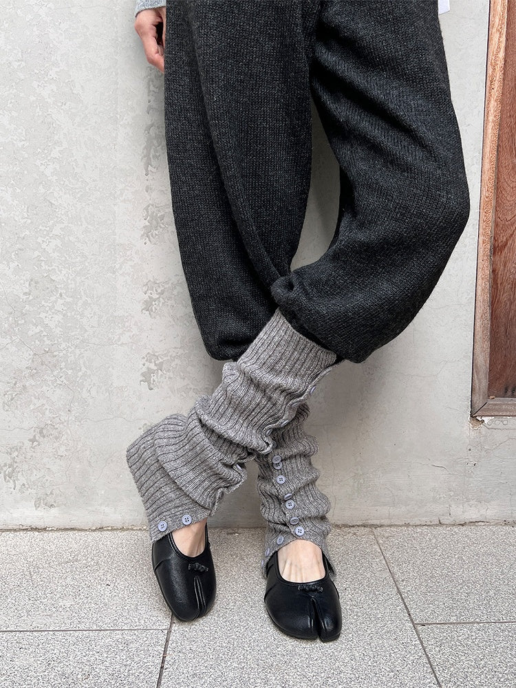 Slouchy Leg Knit White Warmers Gray Button-Detail /