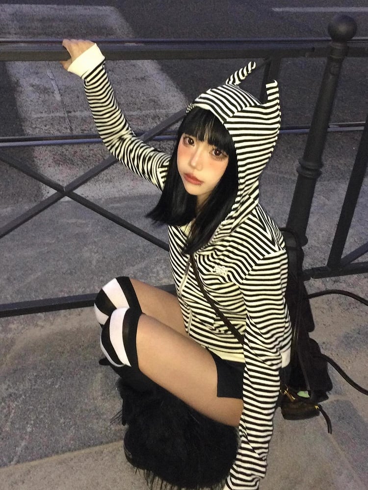 Black Hood Stripes Devil Y2K Hoodie Zip-Up with White