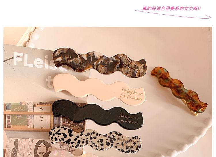 クリップヘアをウェーブ状にセット