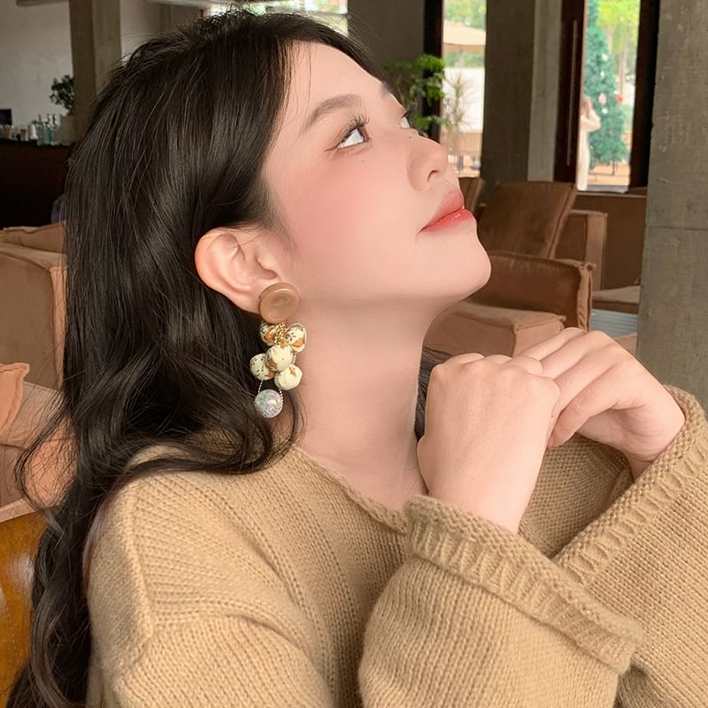 Tropfenperlen-Ohrring-Druck, Blumenstoff