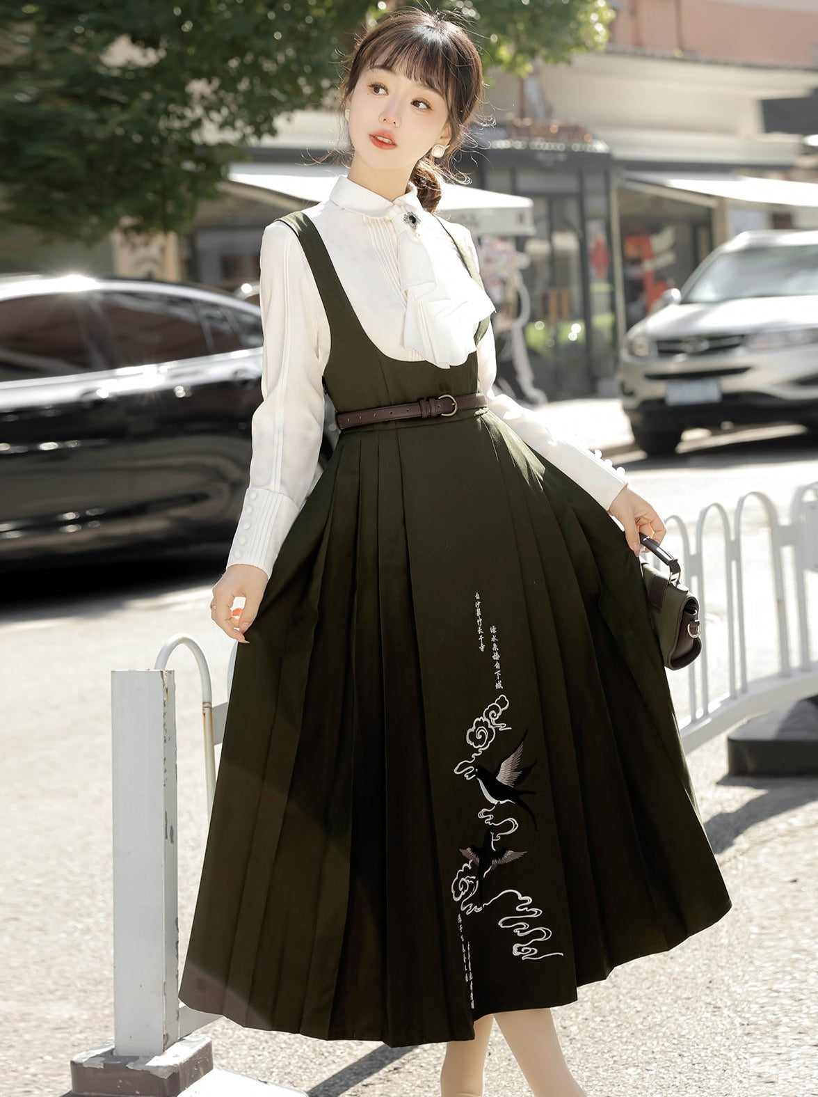 China Short Cape + Skirt Pleated + Retro Blouse