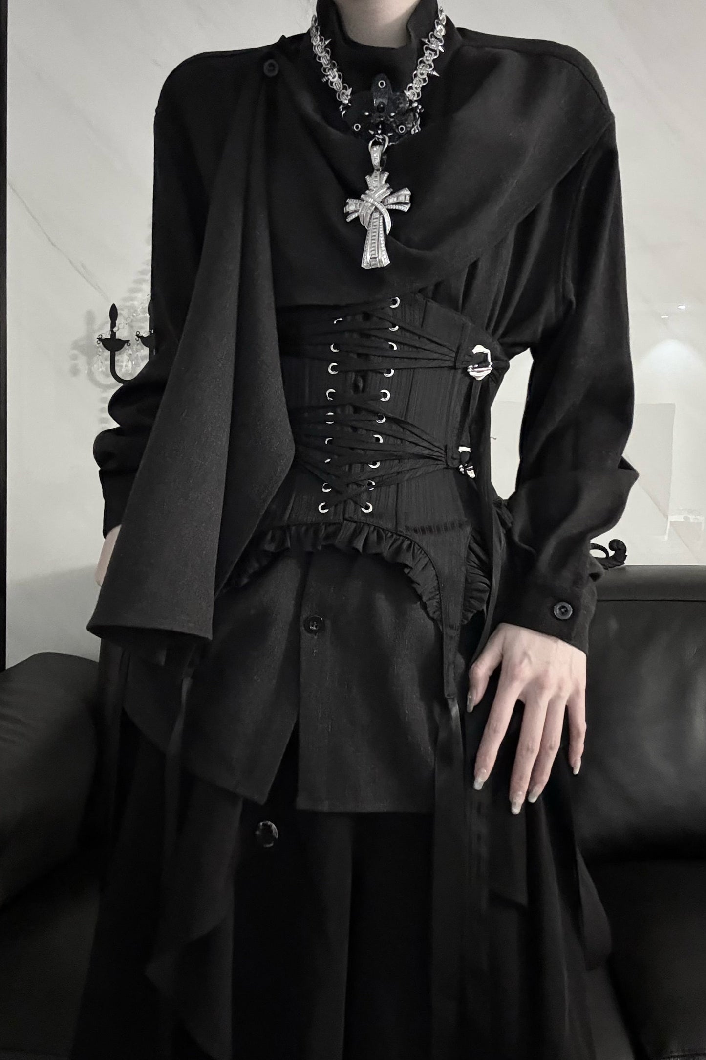 Top Classic Neck Gothic High