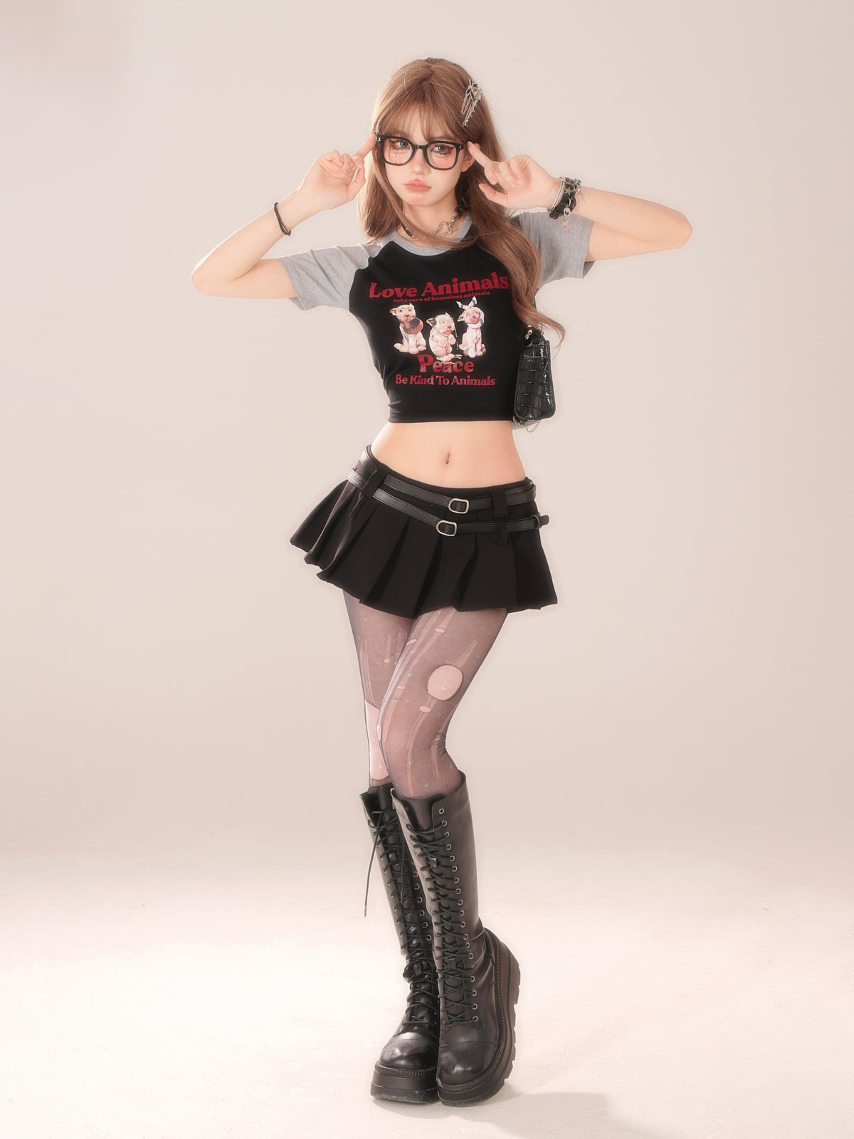 Plug-In Round Animal T-Shirt Neck Sleeve