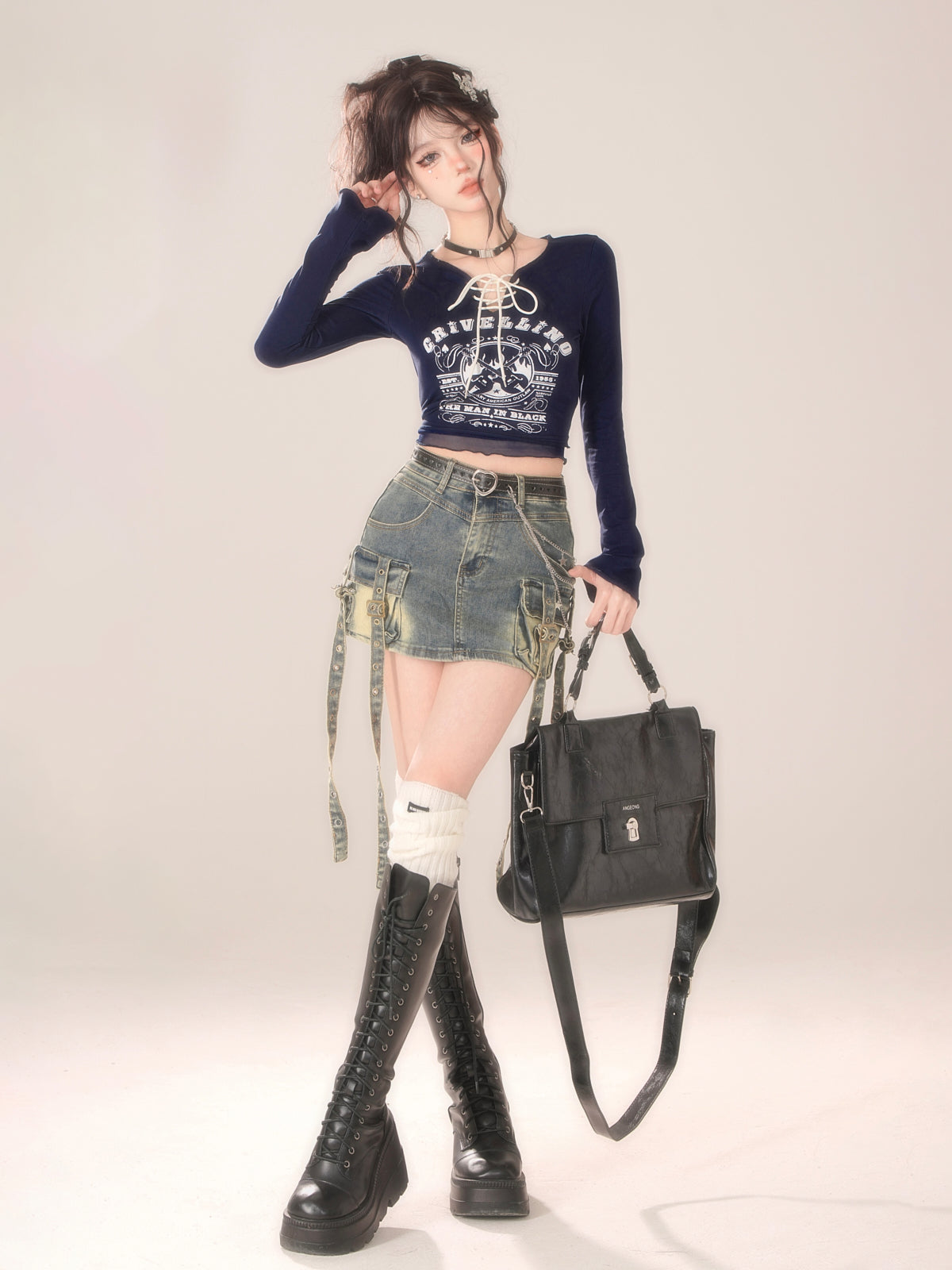 Retro-Top mit Schnürung am Hals