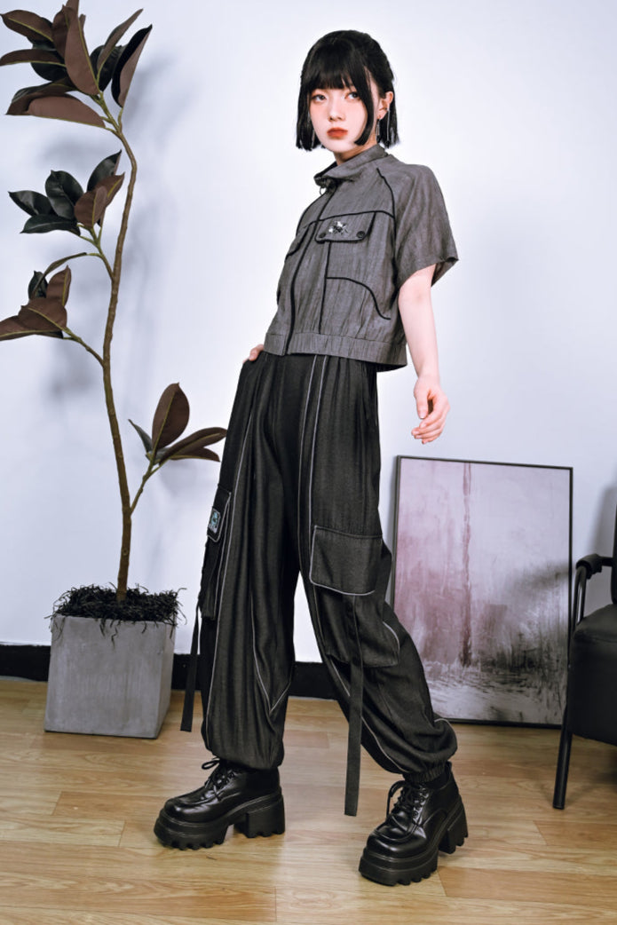 シックなチャイナプリントのドレープパンツ