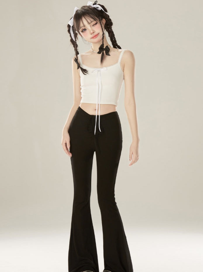 Hose mit schmaler, ausgestellter Taille