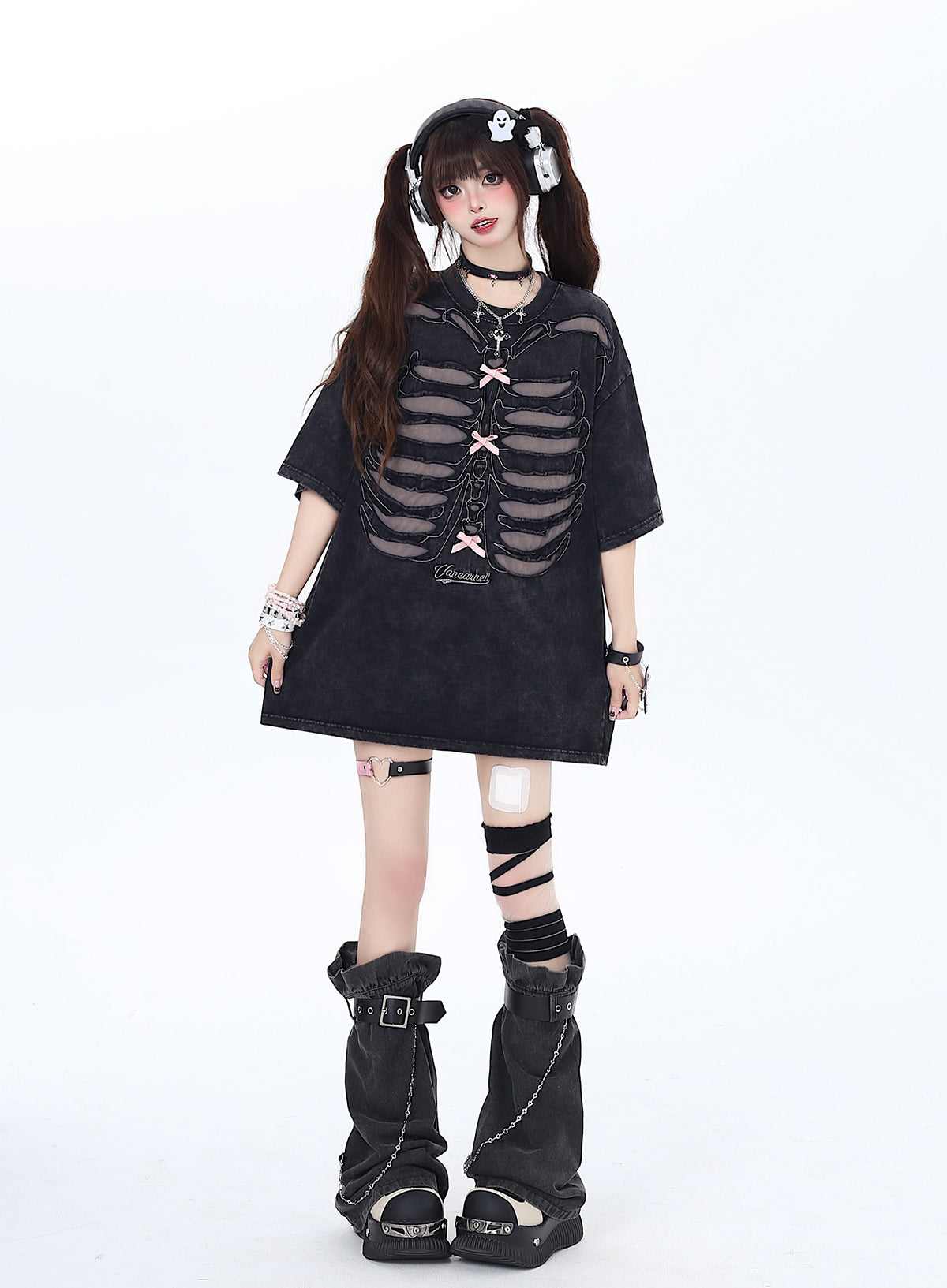 Loose Dark Subculture in T-Shirt Hole American the Wall