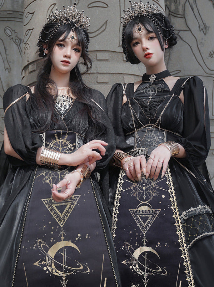 Vollarmmodell, transparentes kurzes Garnkleid, Schulter + Sass + Nightmare Horus