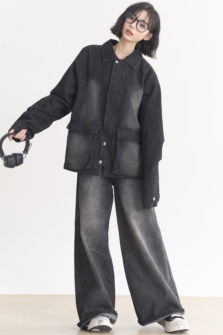 ジーンズの脚の博物館レトロの広い重力