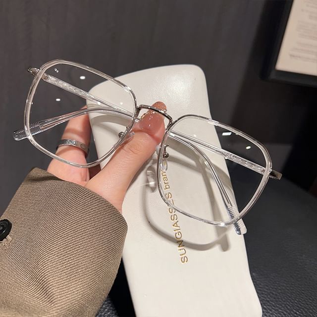 Brille mit quadratischem Rahmen