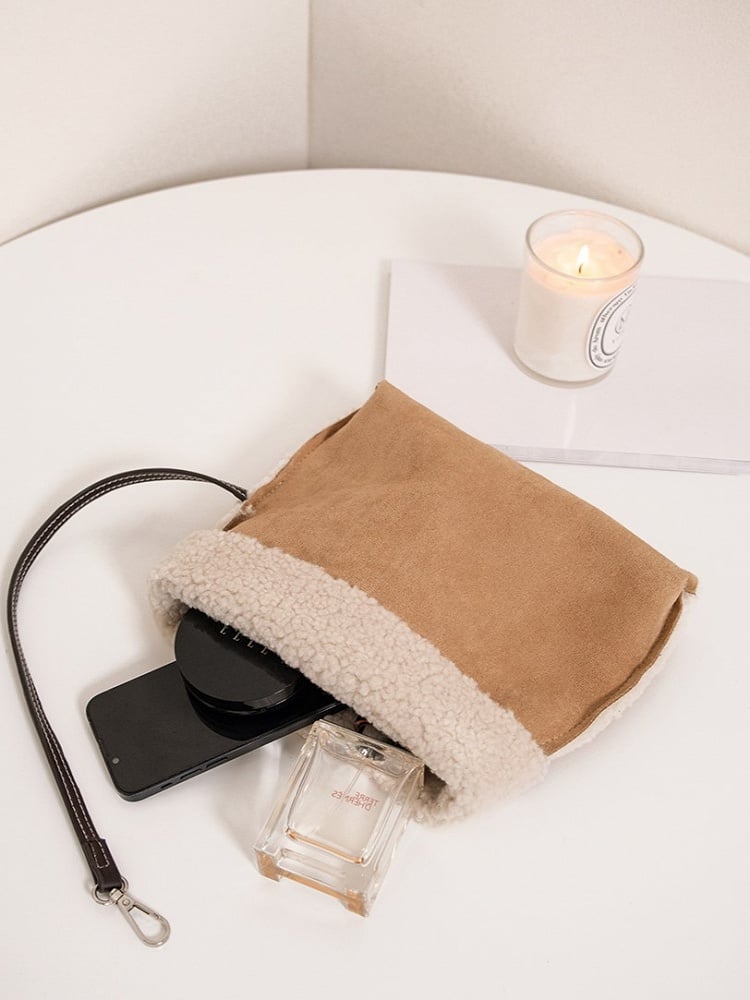 Brown Tote Bag With Vintage Bamboo Knot Accents - Large Capacity Shoulder Bag For Fall And Winter Plush Trim