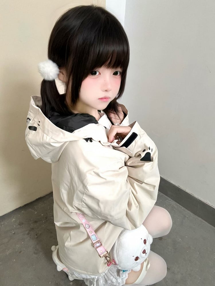 Print Cute with Necklace Star Free Beige Seal Windbreaker