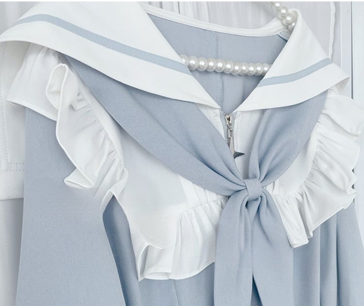 Hellblaues Jirai Kei-Komplettset mit Matrosenkragen und abnehmbaren Ärmeln