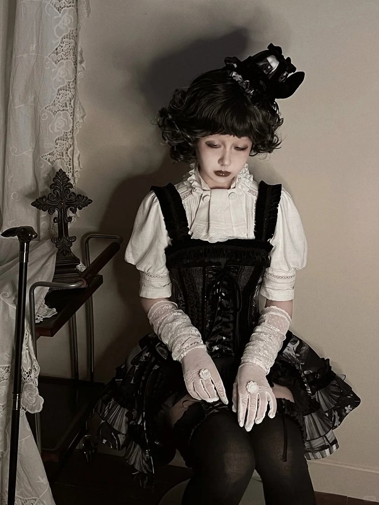 Ruffles and Black Lolita with Boned Short Pearl Shell Gothic Print Dress Corset