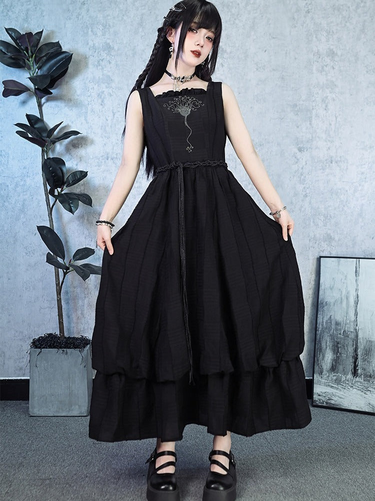 Black Square Neck Sleeveless Dress Sea Lily Embroidery