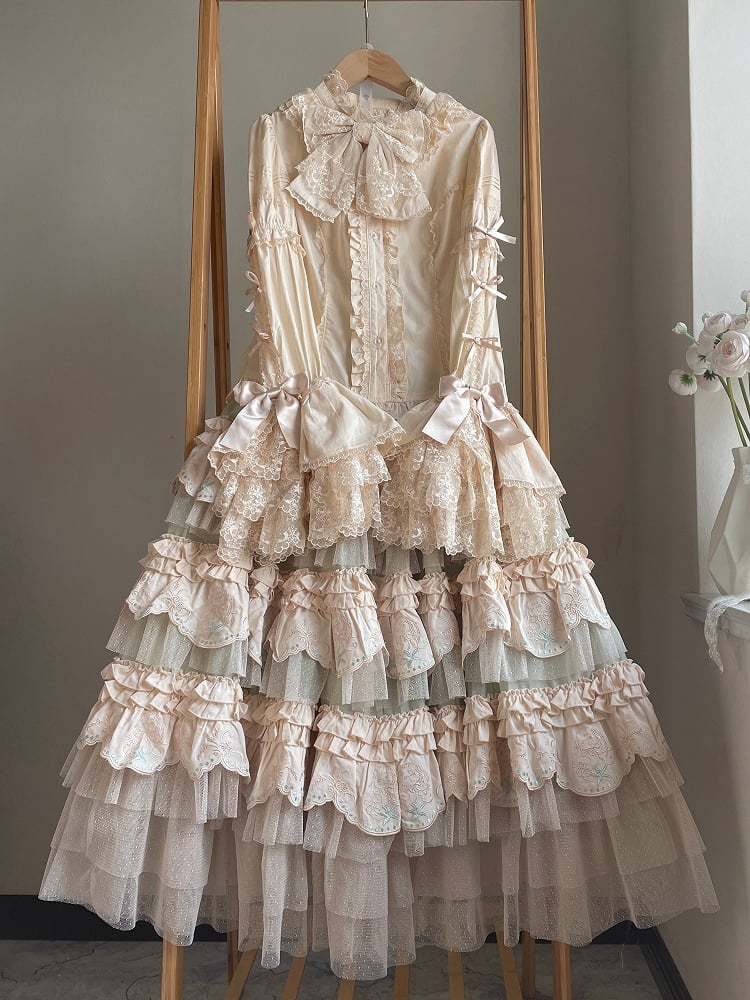 Grüner Lolita-Rock mit Hasenmotiv und besticktem Jakobsmuschelsaum