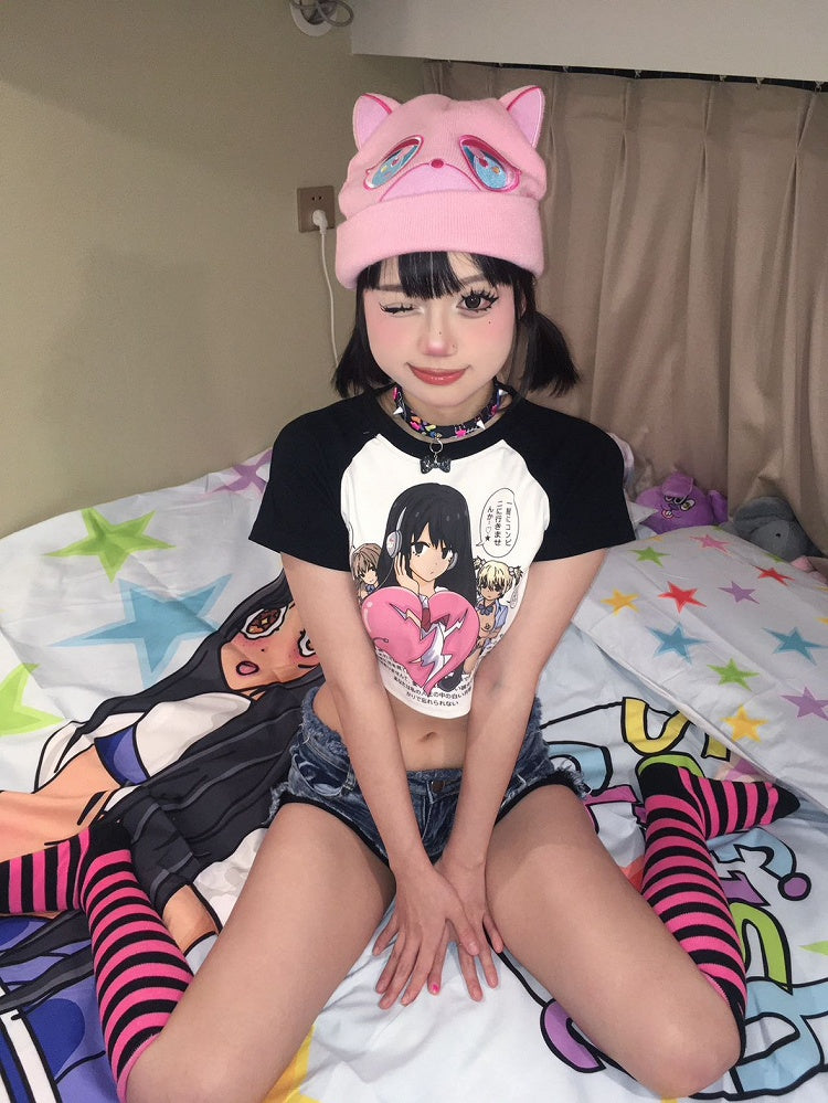 White Round Anime Girl Graphic Cropped T-Shirt Black Neck
