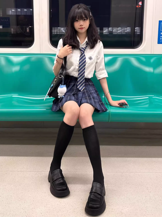 Pleating Shirt Style Details Embroidery Long Version Preppy Floral Sleeves White