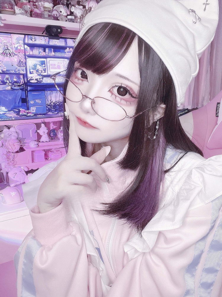 長さ56cmの紫色のウィッグ、前髪あり、黒のストレートエアハイライト