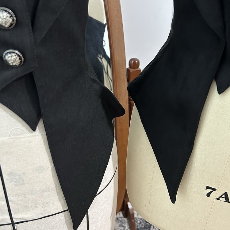 ブラックゴシック王子ロリータホルターネックブレザーカラーウエストコートBE003