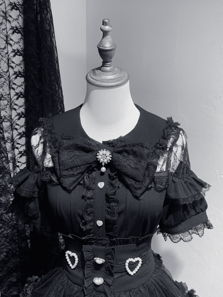Blouse Kei Jirai White / Buttons with Black Heart