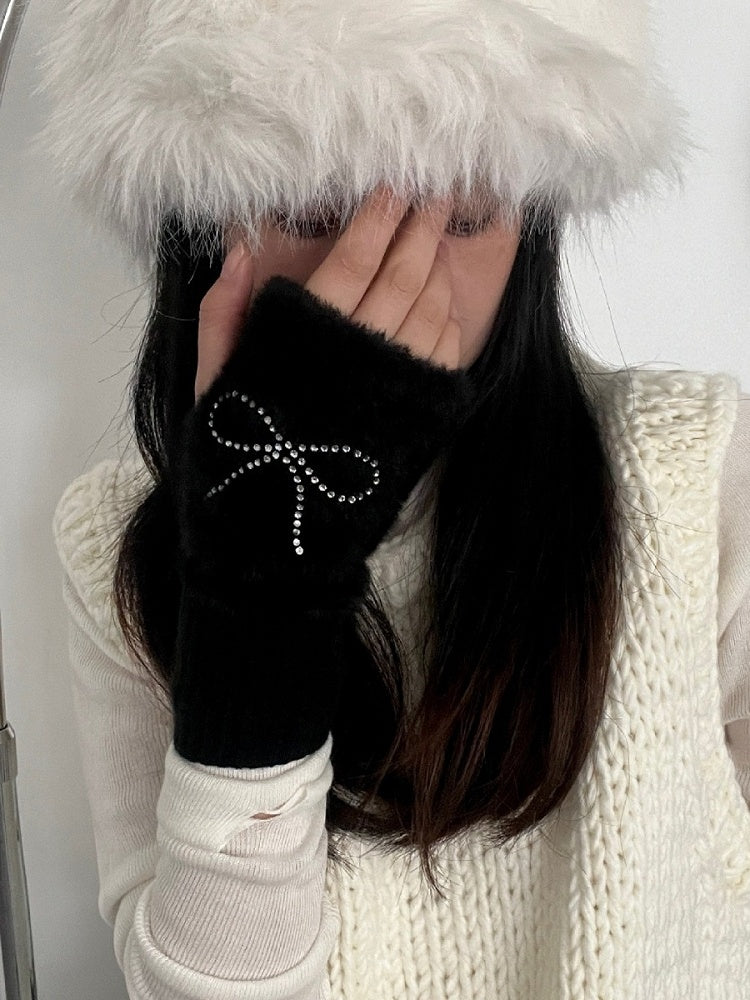 Schwarz/Weiße Lolita Plüschhandschuhe