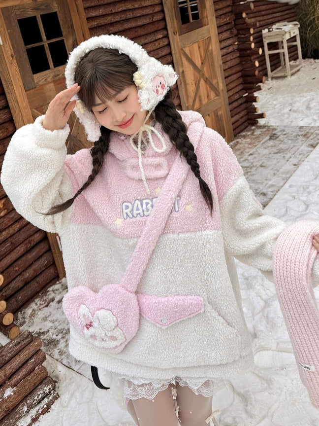 白いかわいいラムフリースのイヤーマフ