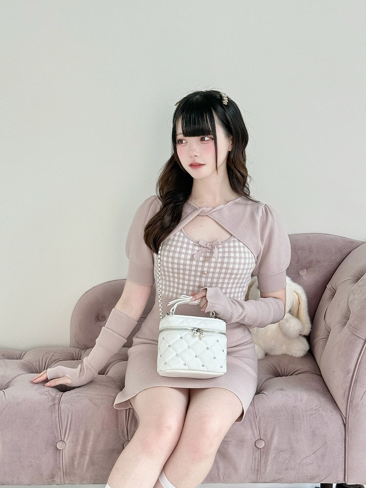 Pinkes Kei-Strickkleid mit kantigem und süßem Cutout-Twist-Jirai-Gewagtes Kleid: mit kariertem Hals