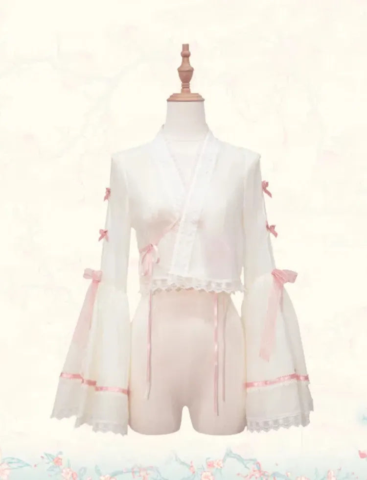 クリーム色のベルスリーブと小さなピンクの蝶結びが付いた漢ロリータブラウス