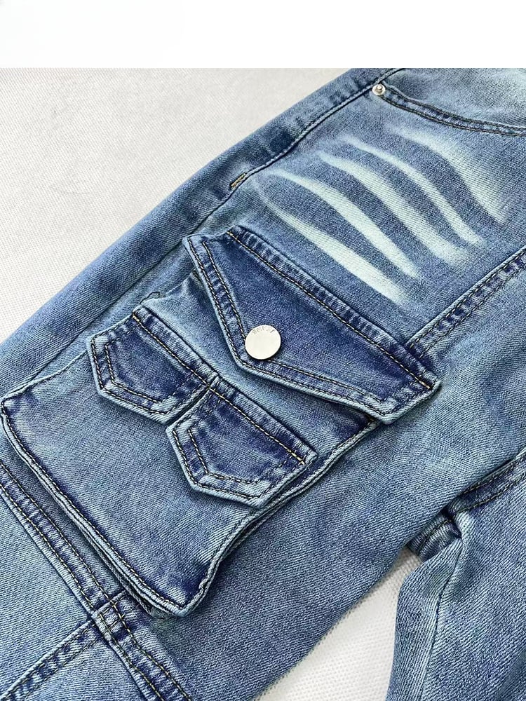 Y2K Vintage Hellblaue Low Waist Flared Denim Glamouröse Jeans mit Cargotaschen