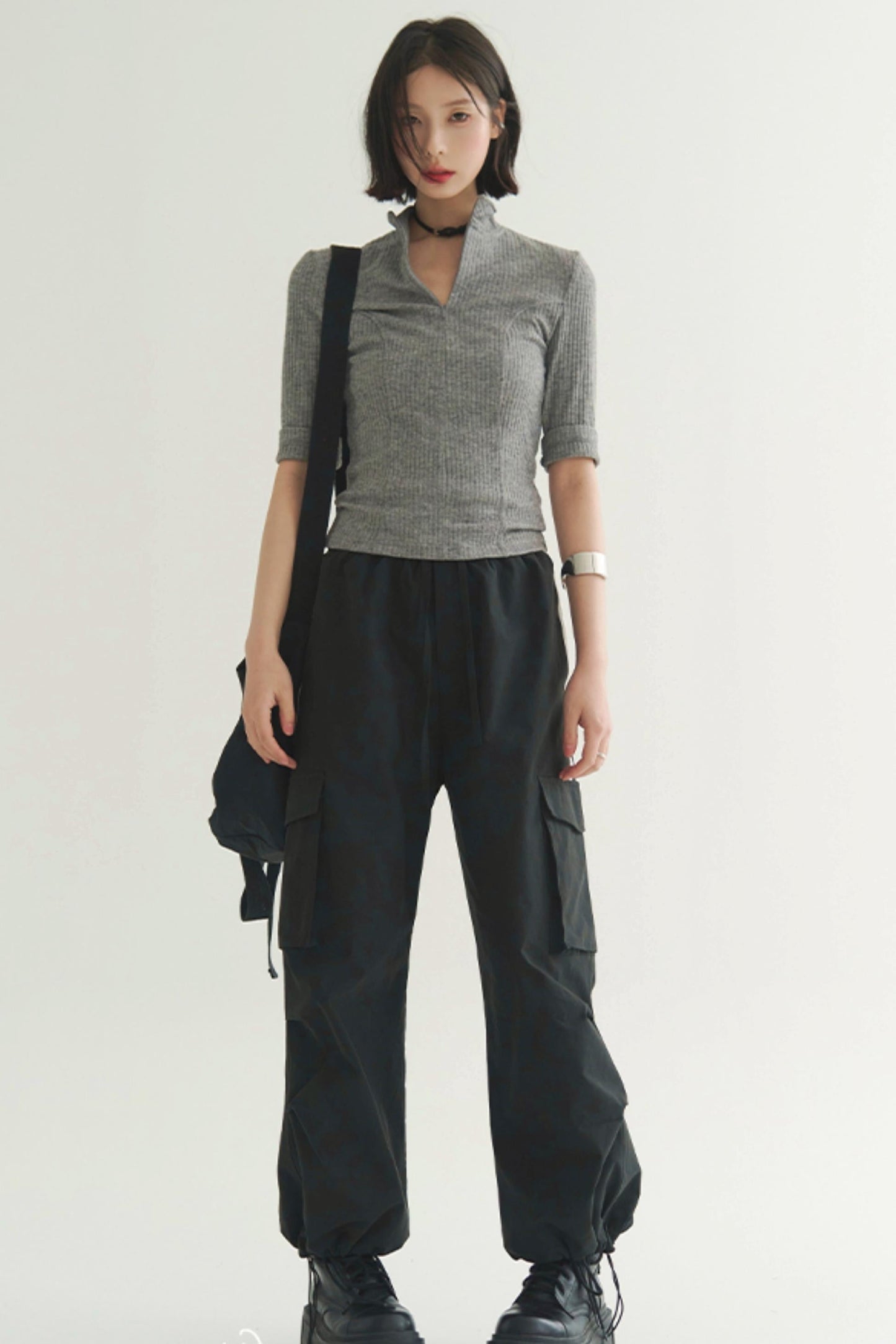 Locker geschnittene Hose mit mehreren Taschen