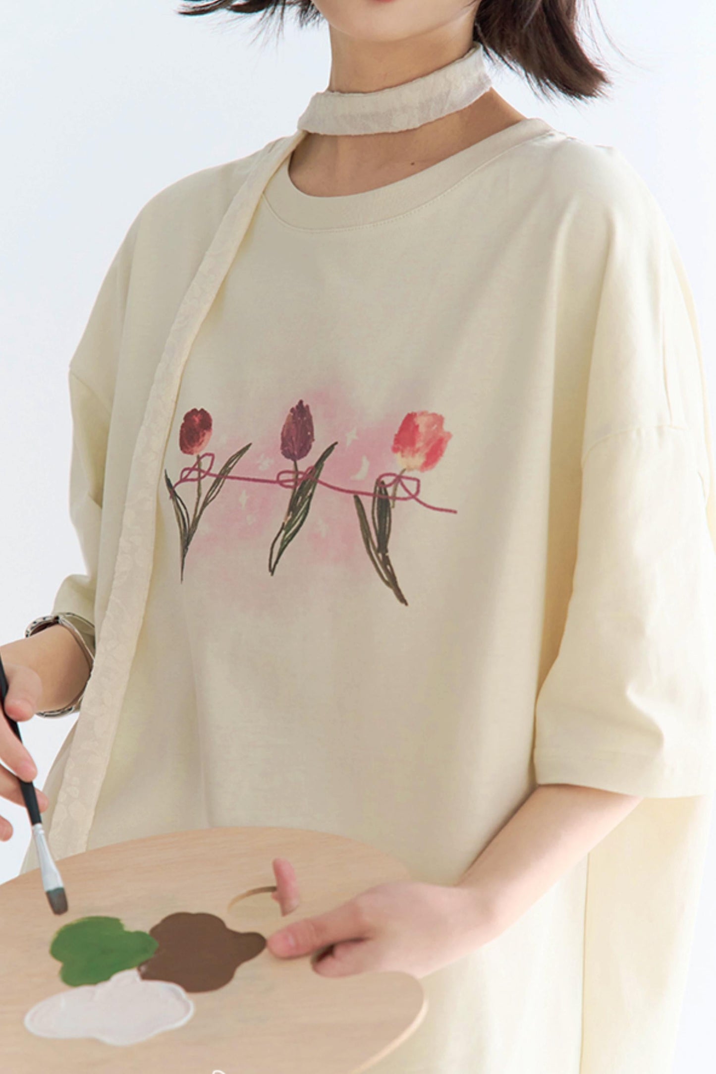 ミニマリストプリントTシャツ チューリップ