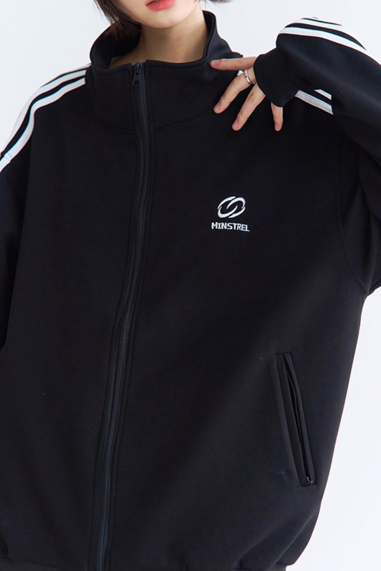 ミュージアムスタイルパンツとセットアップジップジャケット