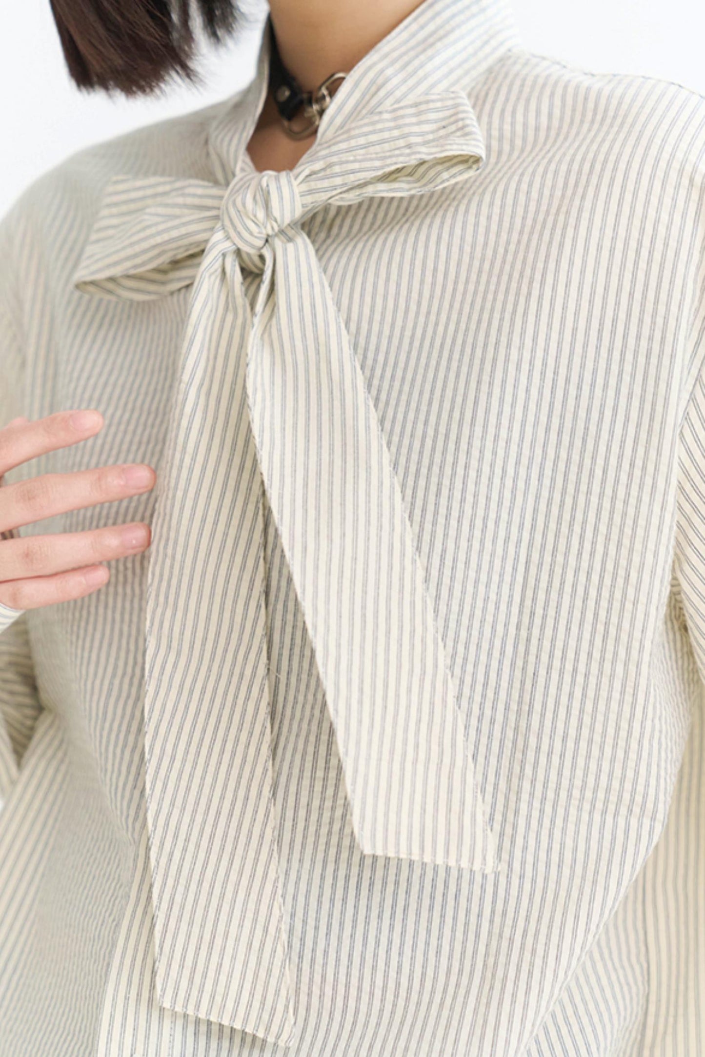 リラックスしたタイディテールシャツフィット