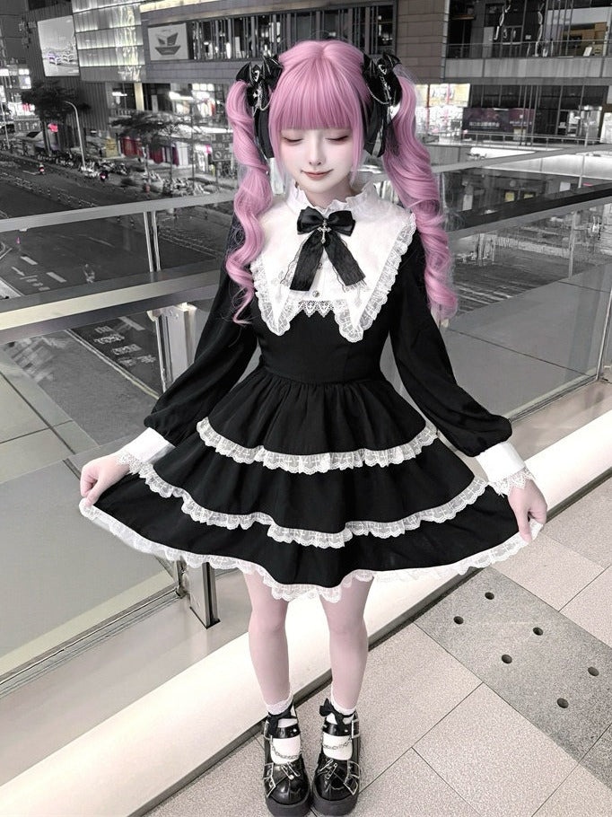Jirai-kei Tiered Long Sleeve Dress with Pointed Collar, Lace & Bows, Black White - Puppet Bombs