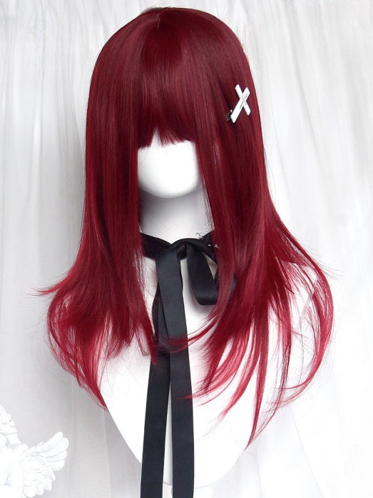 Dunkelrote, über der Brust lange, glatte Perücke mit vollem Pony