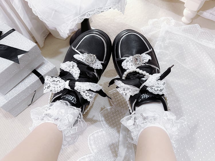 Jirai Kei – Schwarze Plateauschuhe mit Strasssteinen und abnehmbarer Perlenkette