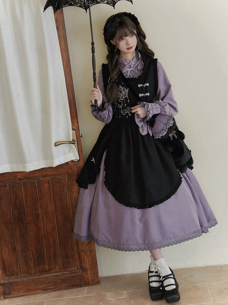 Lila Maiglöckchen, schwarze Schürze mit gewelltem Rand und Saum