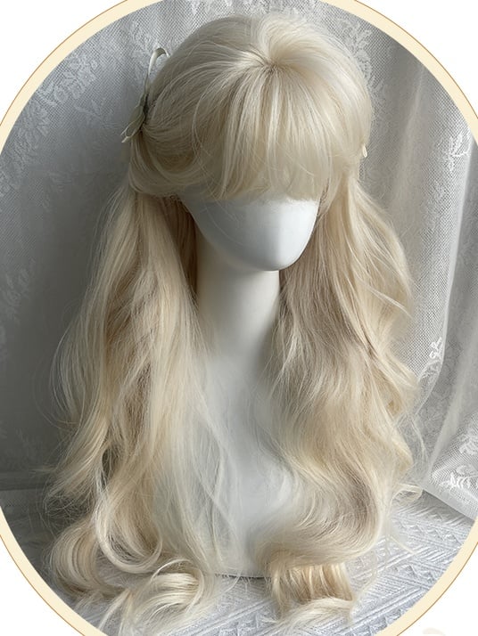 Hellblonde lange gewellte Kunsthaarperücke mit vollem Pony