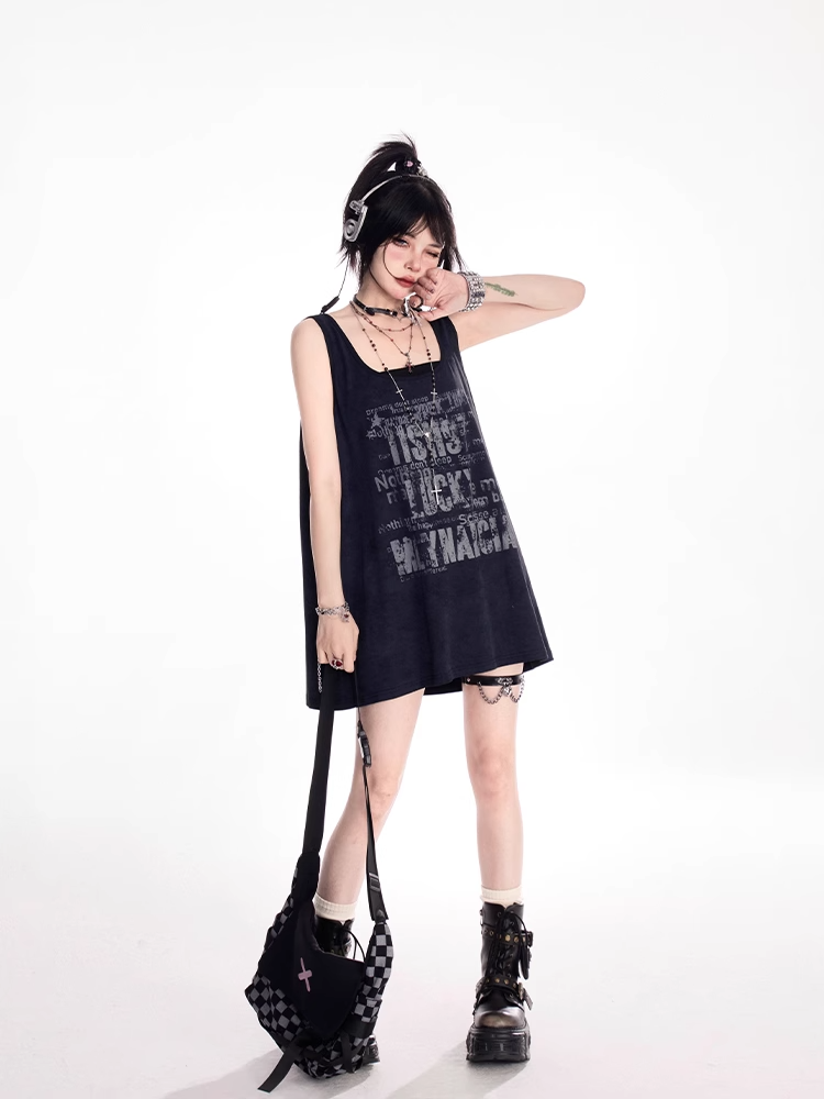 ブラック スクープネックライン レタープリント オーバーサイズ タンクトップ