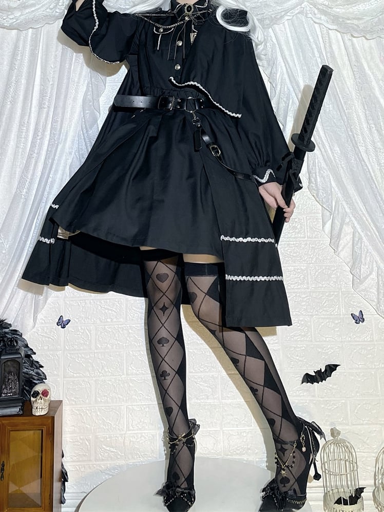 Schwarz/weiße Overknee-Strümpfe mit Rauten- und Pokermuster „Alice im Wunderland“-Vibes