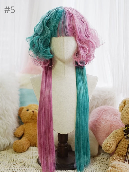 Geteilte, hüftlange, lockige Perücke mit vollem Pony