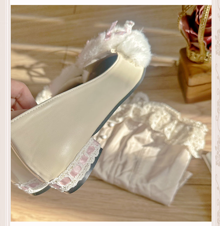 Aprikosenfarbene Slip-In-Ballerinas mit spitzer Zehenpartie und Schleife am oberen Absatz