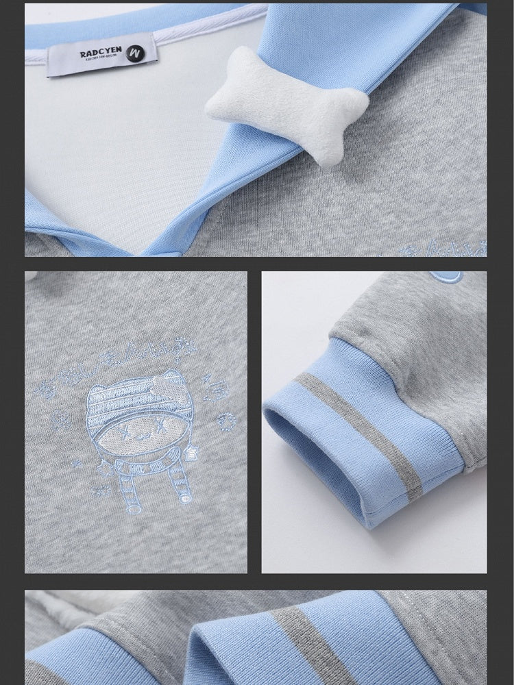 ブルー/ブラックキティ刺繍セーラーカラースウェットシャツ