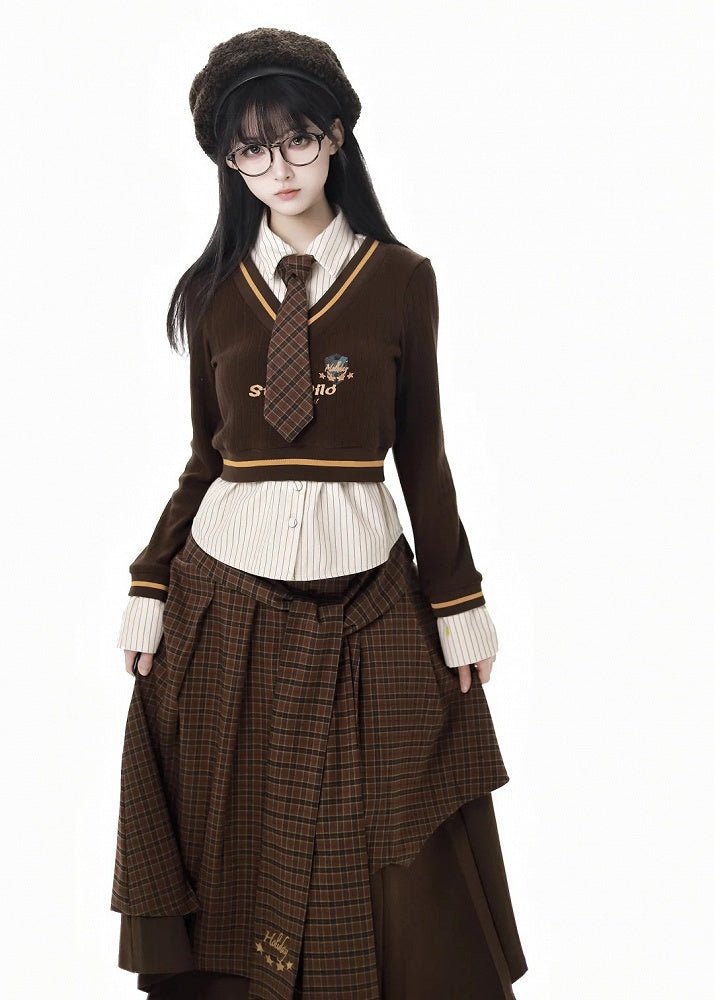 コーヒー&ホワイトのフェイクツーピースストライプスウェットシャツとコーヒーチェック柄タイ