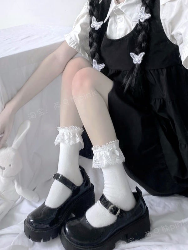 Ankle Ruffle (Black/White) Lace Bow Socks